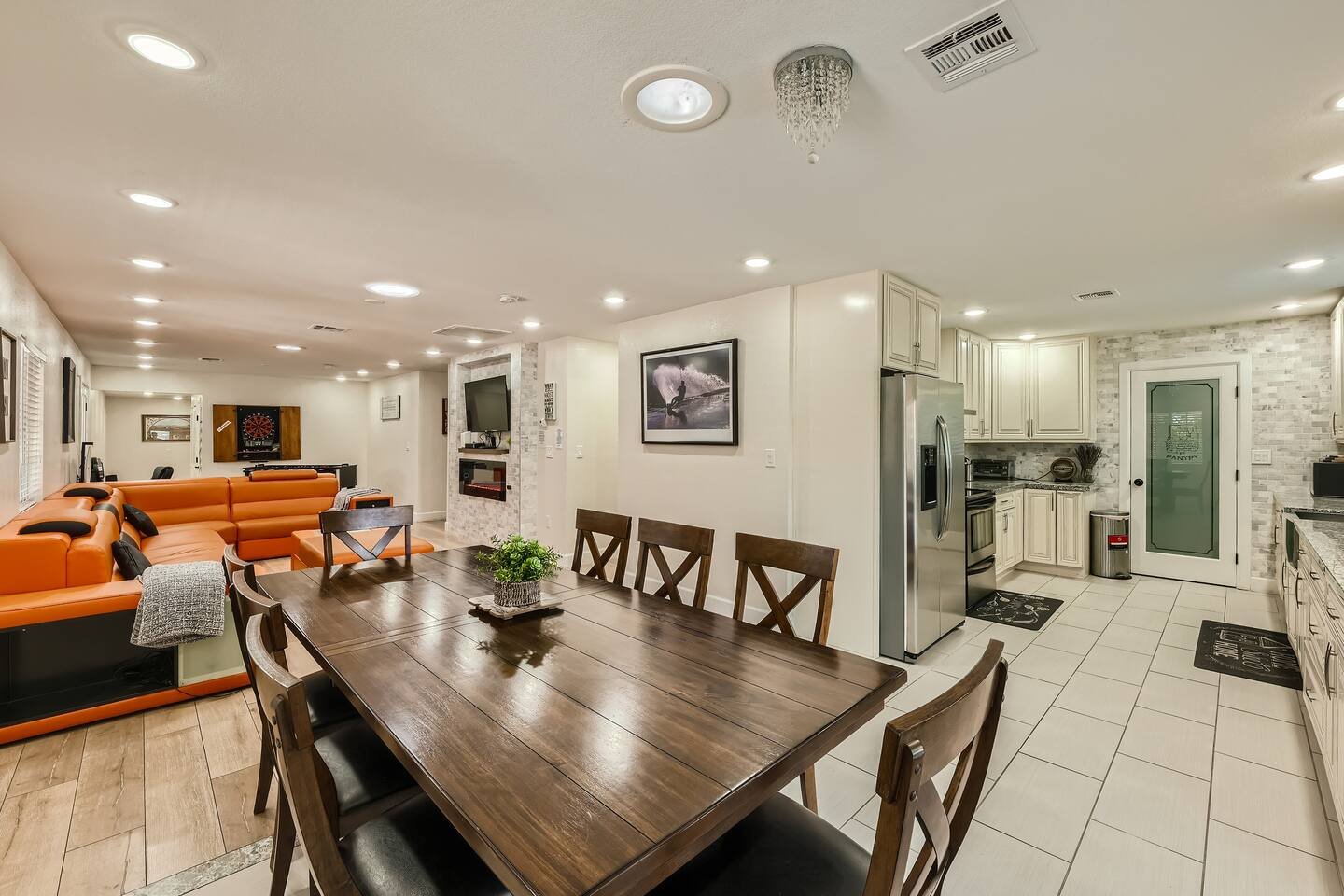 Spacious 4BR | Jacuzzi • Huge Yard • RV Parking