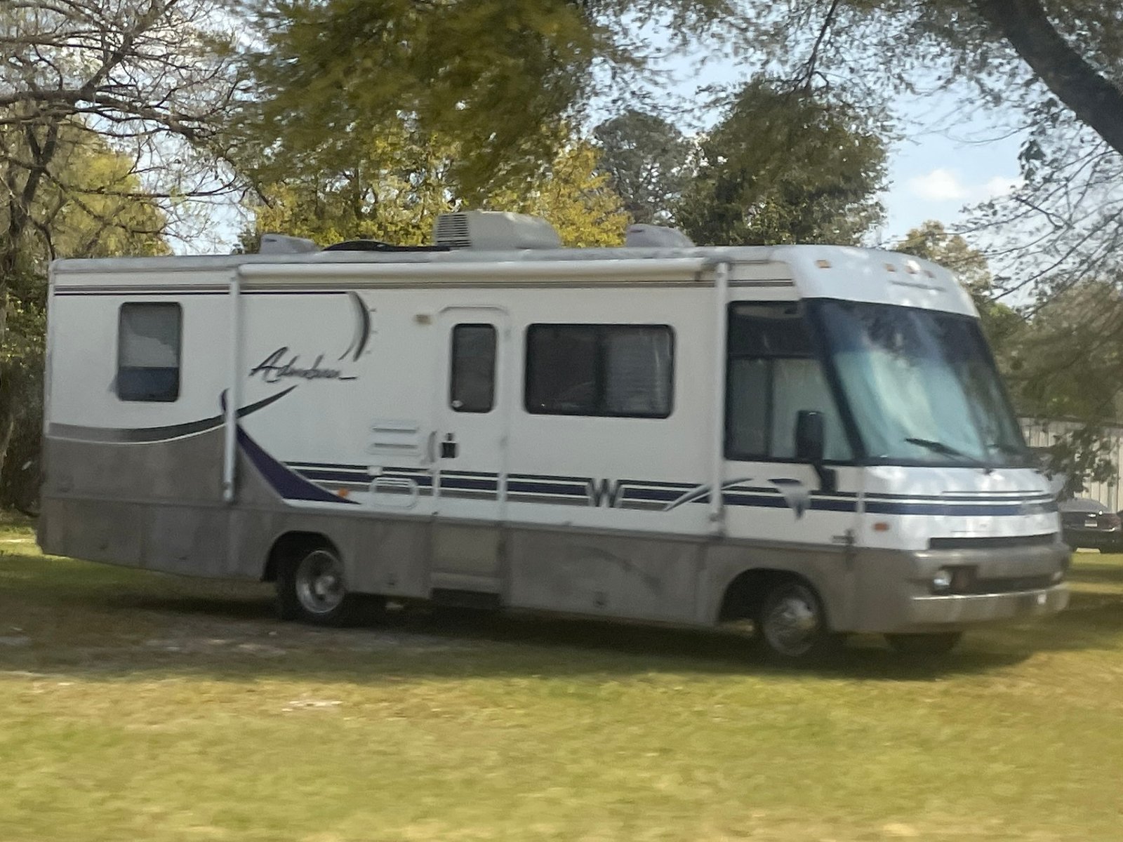 Winnebago Adventurer 1999